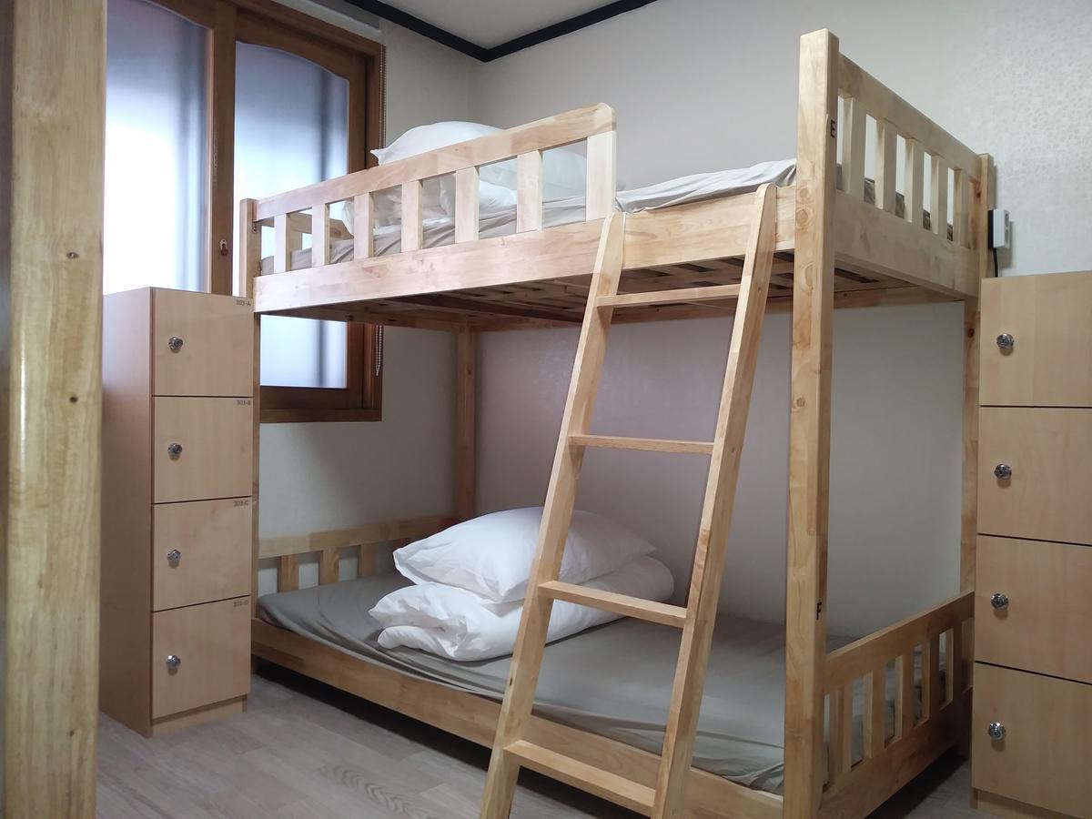 Busan Backpackers Exterior photo